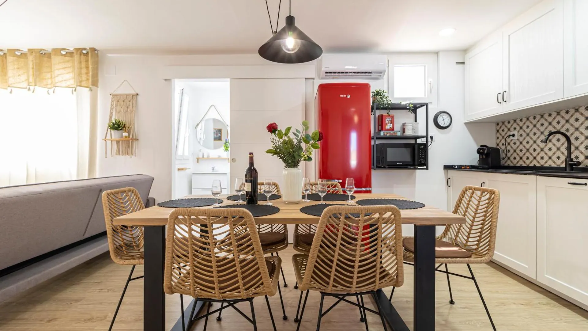 Adeva Centrico 3 Habitaciones 헤레스 0*,  스페인